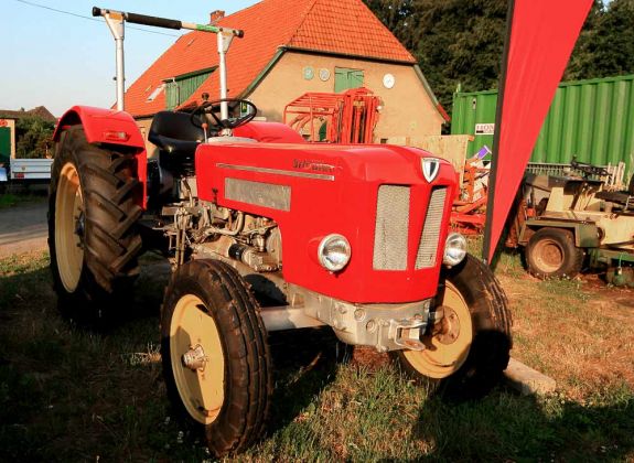 Schlüter S 350 Ackerschlepper - Bauzeit 1963 bis 1966 Schlüter S 350 Ackerschlepper - Bauzeit 1963 bis 1966