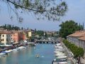 Gardasee-Rundfahrt - Peschiera del Garda, Altstadt, Kanal und historische Kasernen am Fluss Mincio