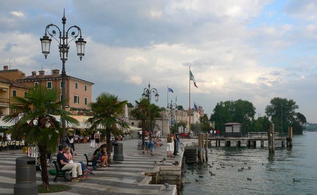 Lazise am Gardasee - Uferpromenade Lungolago Marconi Lazise am Gardasee - Uferpromenade Lungolago Marconi