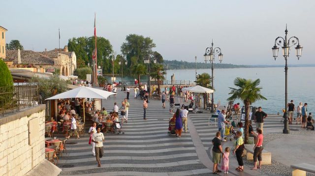 Lazise am Gardasee - Uferpromenade Lungolago Marconi Lazise am Gardasee - Uferpromenade Lungolago Marconi