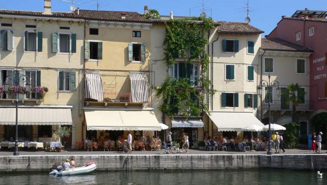 Lazise am Gardasee - der historische Hafen Porticciolo Lazise am Gardasee - der historische Hafen Porticciolo