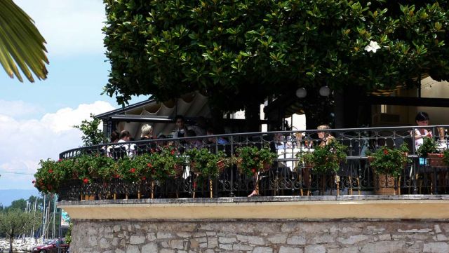 Lazise am Gardasee - Cafè Restaurant Classique an der Uferpromenade Lungolago Marconi Lazise am Gardasee - Cafè Restaurant Classique an der Uferpromenade Lungolago Marconi