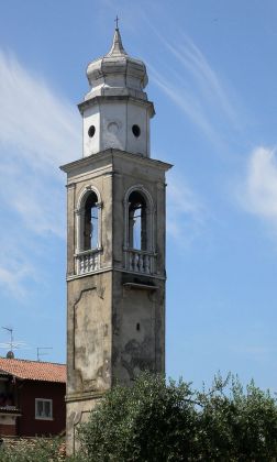 Lazise am Gardasee - Turm der Chiesa San Nicolò Lazise am Gardasee - Turm der Chiesa San Nicolò