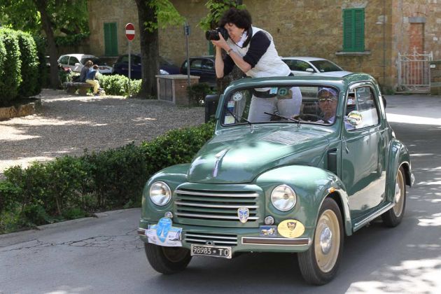 Urlaub in der Toskana - Ausfahrt des Club Topolino Fiat Torino nach Pienza