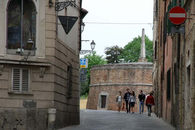 Colle Val d Elsa - Via Gracco del Secco und Porta Nueva in Colle Alta Colle Val d Elsa - Via Gracco del Secco und Porta Nueva in Colle Alta