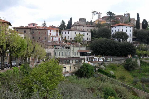 Montecatini Alto - Panorama der Altstadt von Montecatini Montecatini Alto - Panorama der Altstadt von Montecatini