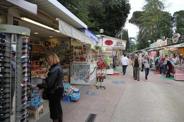 Montecatini Terme - Fussgängerzone Via Pietro Grocco Montecatini Terme - Fussgängerzone Via Pietro Grocco