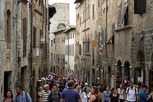 Urlaub in der Toskana - San Gimignano, in der Via San Giovanni Urlaub in der Toskana - San Gimignano, in der Via San Giovanni