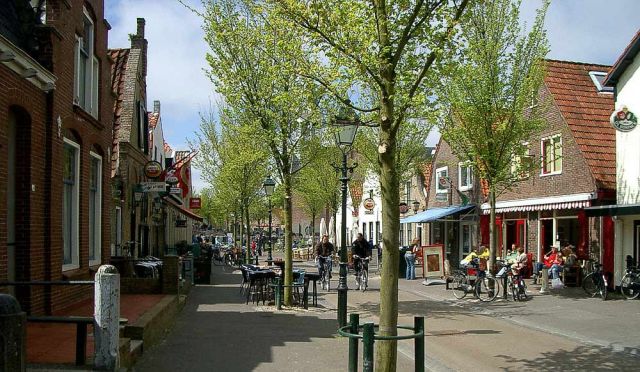 Midsland Terschelling - Fussgängerzone Oosterburen Midsland Terschelling - Fussgängerzone Oosterburen