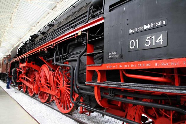 Die 01 514, eine Reko-Schnellzug-Dampflokomotive der Baureihe 01 - Liller Halle, Technikmuseum Speyer Die 01 514, eine Reko-Schnellzug-Dampflokomotive der Baureihe 01 - Liller Halle, Technikmuseum Speyer
