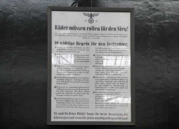 Verladeregeln für die 42 1504 - Liller Halle, Technikmuseum Speyer Verladeregeln für die 42 1504 - Liller Halle, Technikmuseum Speyer