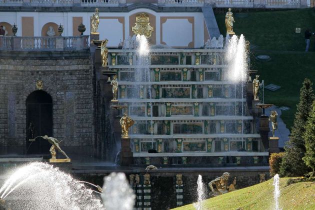 Peterhof bei St. Petersburg, Russland Peterhof bei St. Petersburg, Russland