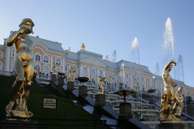 Peterhof bei St. Petersburg, Russland Peterhof bei St. Petersburg, Russland