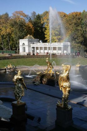 Peterhof bei St. Petersburg, Russland Peterhof bei St. Petersburg, Russland
