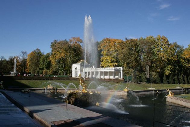 Peterhof bei St. Petersburg, Russland Peterhof bei St. Petersburg, Russland