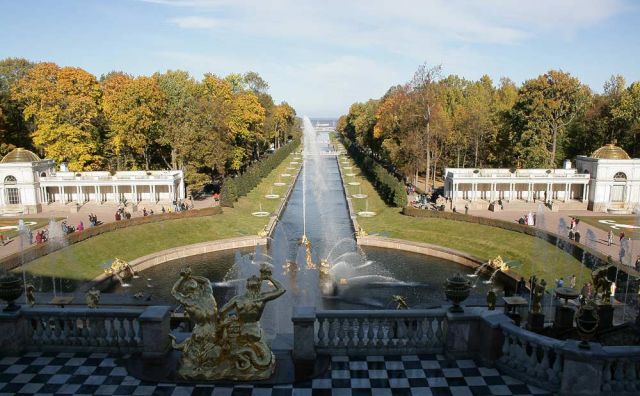 Peterhof bei St. Petersburg, Russland Peterhof bei St. Petersburg, Russland
