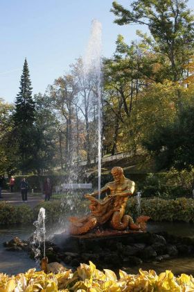 Peterhof bei St. Petersburg, Russland Peterhof bei St. Petersburg, Russland