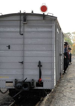 Der Traditionszug der Traditionsbahn Radebeul e. V. - Sächsische IV K Der Traditionszug der Traditionsbahn Radebeul e. V. - Sächsische IV K