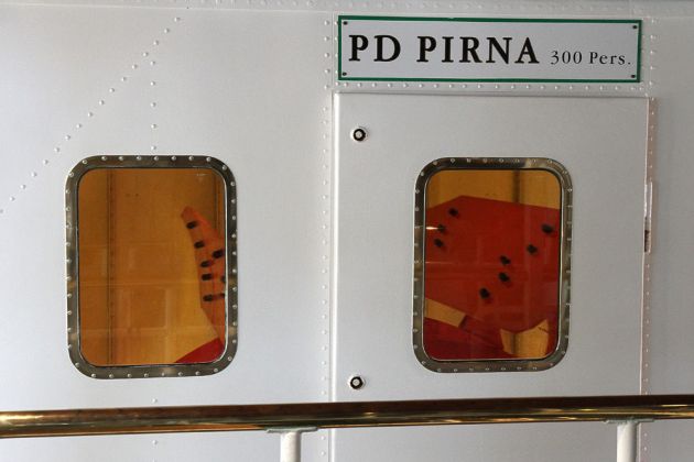 Eine der beiden Schaufel-Kammern des Raddampfers Pirna - Sächsische Dampfschiffahrt, Dresden Eine der beiden Schaufel-Kammern des Raddampfers Pirna - Sächsische Dampfschiffahrt, Dresden