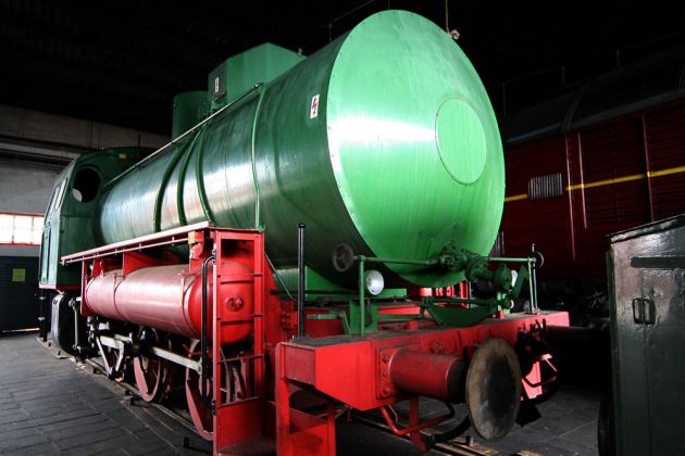 Dampfspeicherlokomotive im BW Arnstadt/hist. - Raw Meiningen, Nr. 03 006 - C-fl, Baujahr 1984 Dampfspeicherlokomotive im BW Arnstadt/hist. - Raw Meiningen, Nr. 03 006 - C-fl, Baujahr 1984