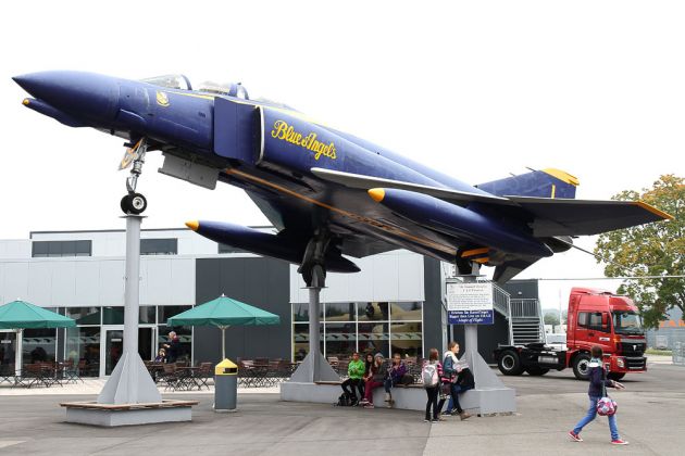 McDonnell Douglas F-4 Phantom II der Kunstflugstaffel Blue Angels - Technikmuseum Speyer, Aussengelände McDonnell Douglas F-4 Phantom II der Kunstflugstaffel Blue Angels - Technikmuseum Speyer, Aussengelände