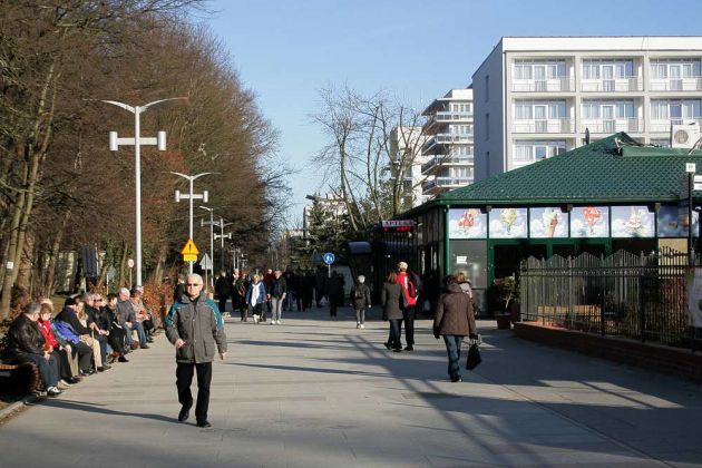 Kołobrzeg-Kolberg - die Promenade im Kurbezirk Kołobrzeg-Kolberg - die Promenade im Kurbezirk