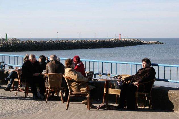 Kołobrzeg-Kolberg - an der Promenade nahe des Leuchtturms Kołobrzeg-Kolberg - an der Promenade nahe des Leuchtturms