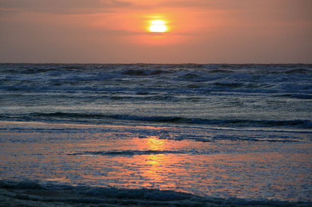 Urlaub Insel Terschelling Niederlande - Sonnenuntergang am Strand von Oosterend