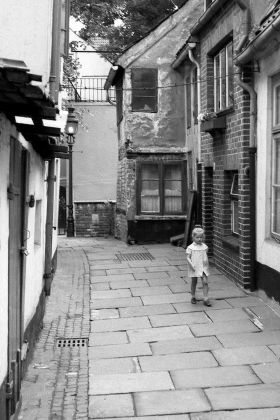 Bremen 1963 - die Gasse 'Hinter der Balge' im historischen Schnoorviertel Bremen 1963 - die Gasse 'Hinter der Balge' im historischen Schnoorviertel