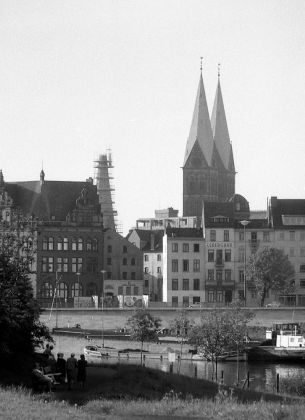 Bremen 1963 - der Blick von der Herrlichkeit auf den Bremer Dom Bremen 1963 - der Blick von der Herrlichkeit auf den Bremer Dom