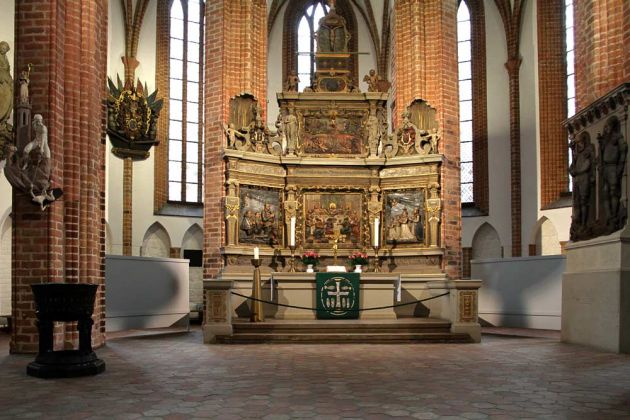 Stadtrundfahrt Berlin - Berlin-Spandau, Evangelische Kirche St. Nikolai Stadtrundfahrt Berlin - Berlin-Spandau, Evangelische Kirche St. Nikolai