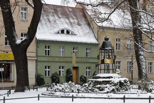 Stadtrundfahrt Berlin - Berlin-Spandau, Reformationsplatz Stadtrundfahrt Berlin - Berlin-Spandau, Reformationsplatz