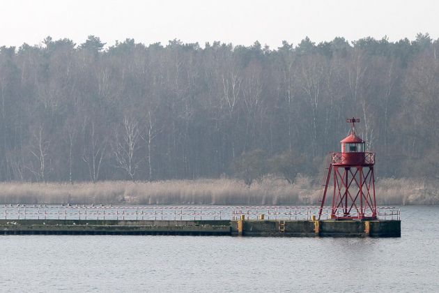 Leuchtfeuer am Fähr-Übergang der Swine - südlich Świnoujście Leuchtfeuer am Fähr-Übergang der Swine - südlich Świnoujście