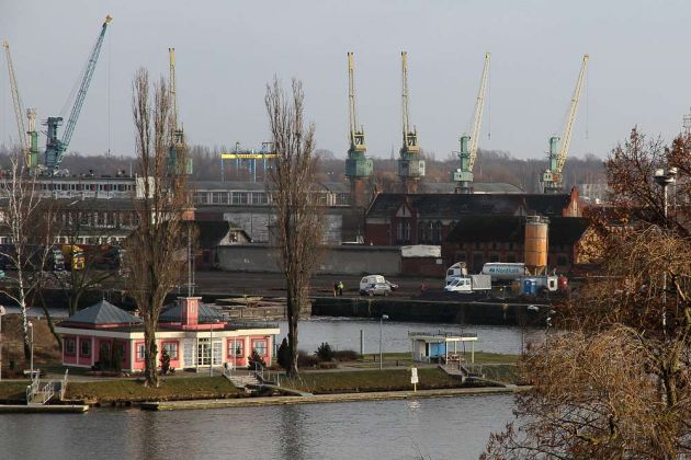 Alte Hafenanlagen mit Oder - Szczecin, Stettin Alte Hafenanlagen mit Oder - Szczecin, Stettin