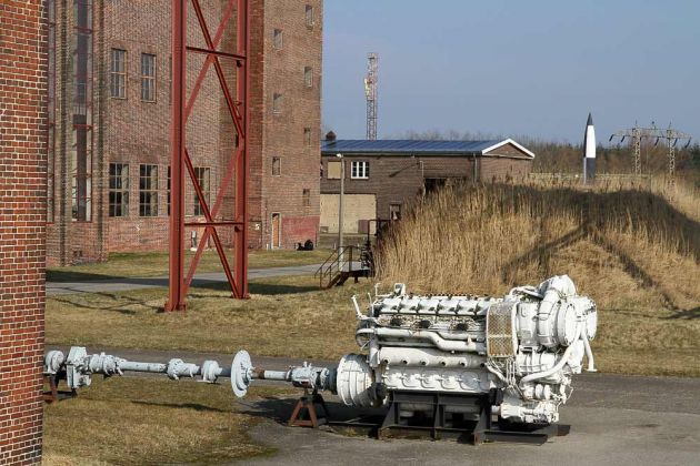 Historisch-Technisches Museum Peenemünde - Schiffsdieselmotor Typ 40 DM Historisch-Technisches Museum Peenemünde - Schiffsdieselmotor Typ 40 DM