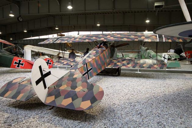 Doppeldecker - Fokker D VII Doppeldecker - Fokker D VII