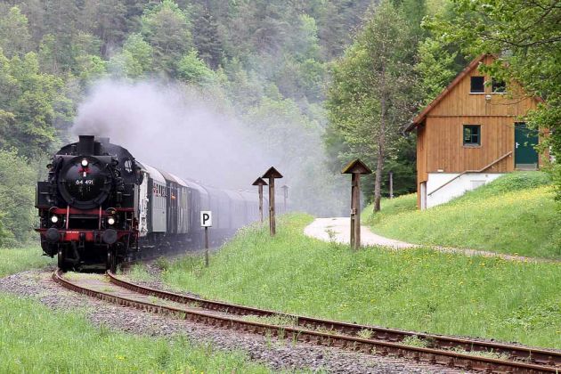 Dampflok Baureihe 64 - Der Dampfzug mit der 64 491 der Dampfbahn Fränkische Schweiz bei Streitberg im Wiesenttal Dampflok Baureihe 64 - Der Dampfzug mit der 64 491 der Dampfbahn Fränkische Schweiz bei Streitberg im Wiesenttal