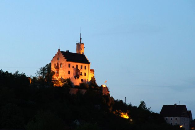Die Burg Gößweinstein im Abendlicht - Fränkische Schweiz Die Burg Gößweinstein im Abendlicht - Fränkische Schweiz