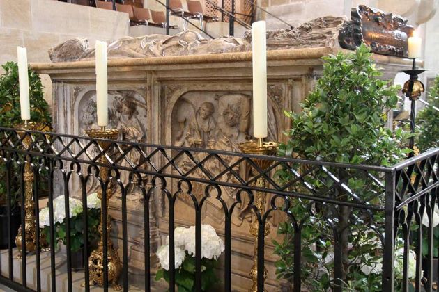 Bamberg in Oberfranken - das Kaisergrab des Herrscherpaares Heinrich des II. und Kunigunde im Bamberger Dom Bamberg in Oberfranken - das Kaisergrab des Herrscherpaares Heinrich des II. und Kunigunde im Bamberger Dom