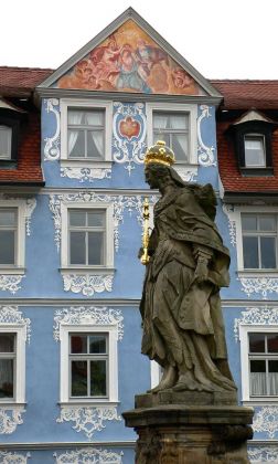 Bamberg in Oberfranken - die Statue der Hl. Kunigunde auf der Unteren Brücke Bamberg in Oberfranken - die Statue der Hl. Kunigunde auf der Unteren Brücke