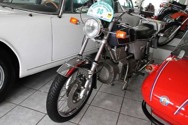 Eine Hercules W 2000 mit Wankelmotor der zweiten Generation ab Baujahr 1977, ausgestellt im Deutschen Fahrzeugmuseum Fichtelberg Eine Hercules W 2000 mit Wankelmotor der zweiten Generation ab Baujahr 1977, ausgestellt im Deutschen Fahrzeugmuseum Fichtelberg