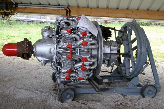 Deutsches Fahrzeugmuseum Fichtelberg - ein Mehrfachsternmotor Pratt & Whitney R-2800 - 18 Zylinder, 45,9 l Hubraum, 2500 PS Deutsches Fahrzeugmuseum Fichtelberg - ein Mehrfachsternmotor Pratt & Whitney R-2800 - 18 Zylinder, 45,9 l Hubraum, 2500 PS