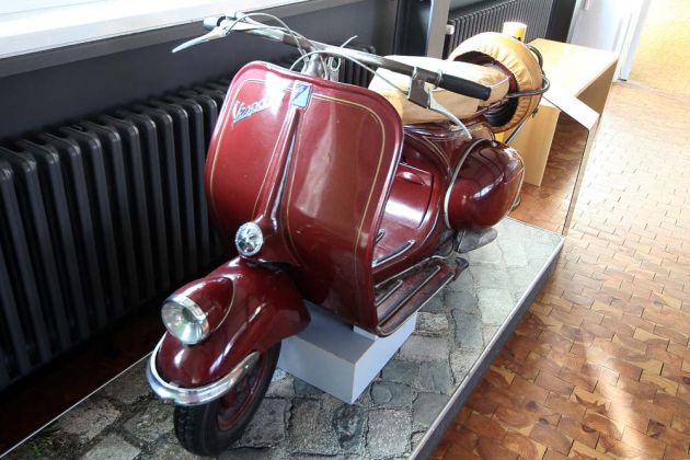 Motorroller Oldtimer - Vespa Motorroller Oldtimer - Vespa