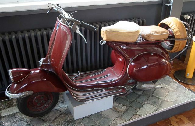 Motorroller Oldtimer - Vespa Motorroller Oldtimer - Vespa