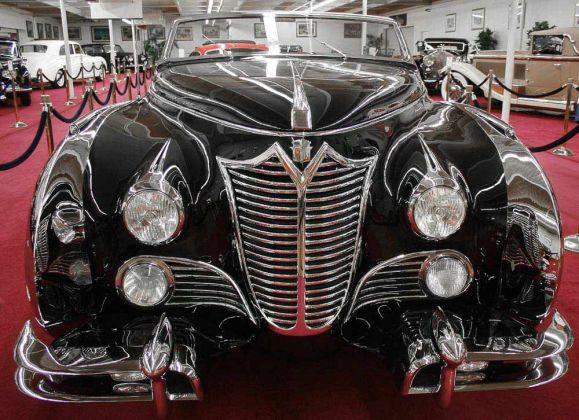 Cadillac Series 62 Saoutchik 3-Position Convertible Coupe, Baujahr 1948 - 5,7-Liter-V8, 150 PS - nur zwei Exemplare wurden hergestellt Cadillac Series 62 Saoutchik 3-Position Convertible Coupe, Baujahr 1948 - 5,7-Liter-V8, 150 PS - nur zwei Exemplare wurden hergestellt