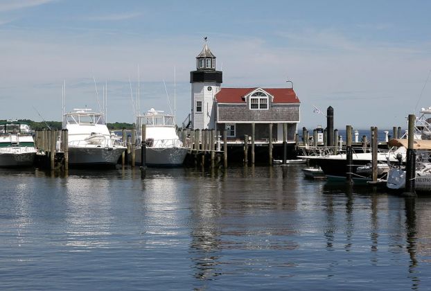 Leuchtturm an der Marina von Old Saybrook, Connecticut