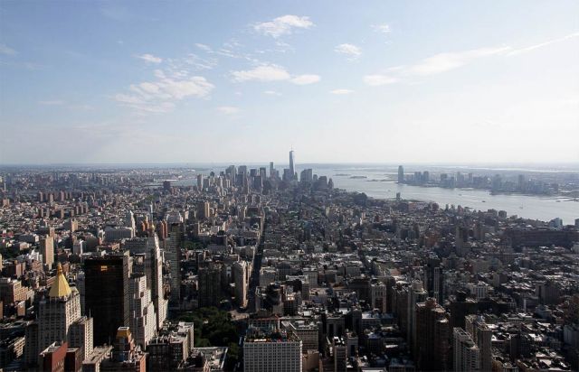 New York City - Blick über Manhattan vom Empire State Building Observation Deck New York City - Blick über Manhattan vom Empire State Building Observation Deck