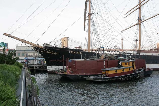 South Street Seaport Museum - Manhattan, New York South Street Seaport Museum - Manhattan, New York