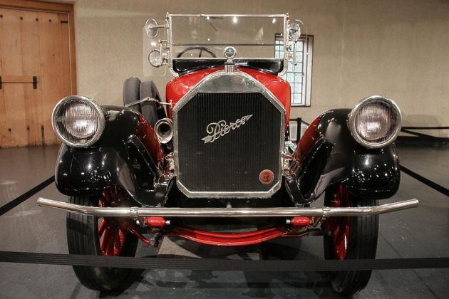 Automuseum Sandwich, Cape Cod, Massachussetts - Pierce-Arrow Automuseum Sandwich, Cape Cod, Massachussetts - Pierce-Arrow