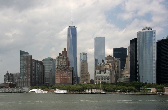 New York City - die Südspitze Manhattans, von der Staten Island Ferry aus gesehen New York City - die Südspitze Manhattans, von der Staten Island Ferry aus gesehen